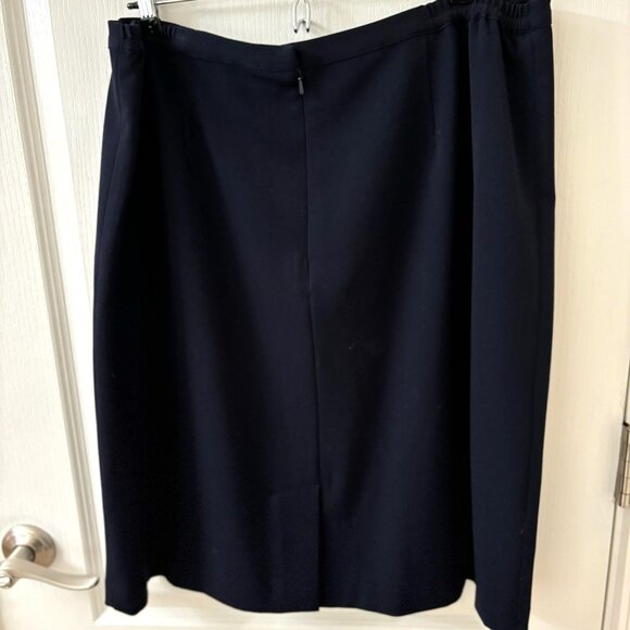 Appleseed's Navy Blue Skirt, 18P - Picture 2 of 8